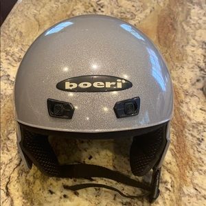 Boeri ski helmet in metallic silver size small